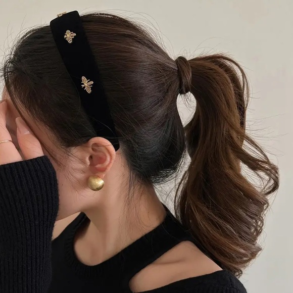 Luxury Designer Velvet Bee Headband, Plush Headband, NEW main image 9